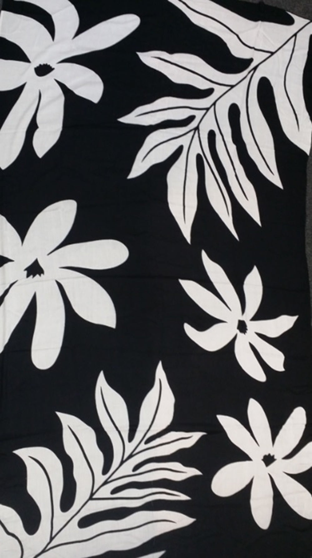 Sarong TL-10-F - Tiare Flower Black & White
